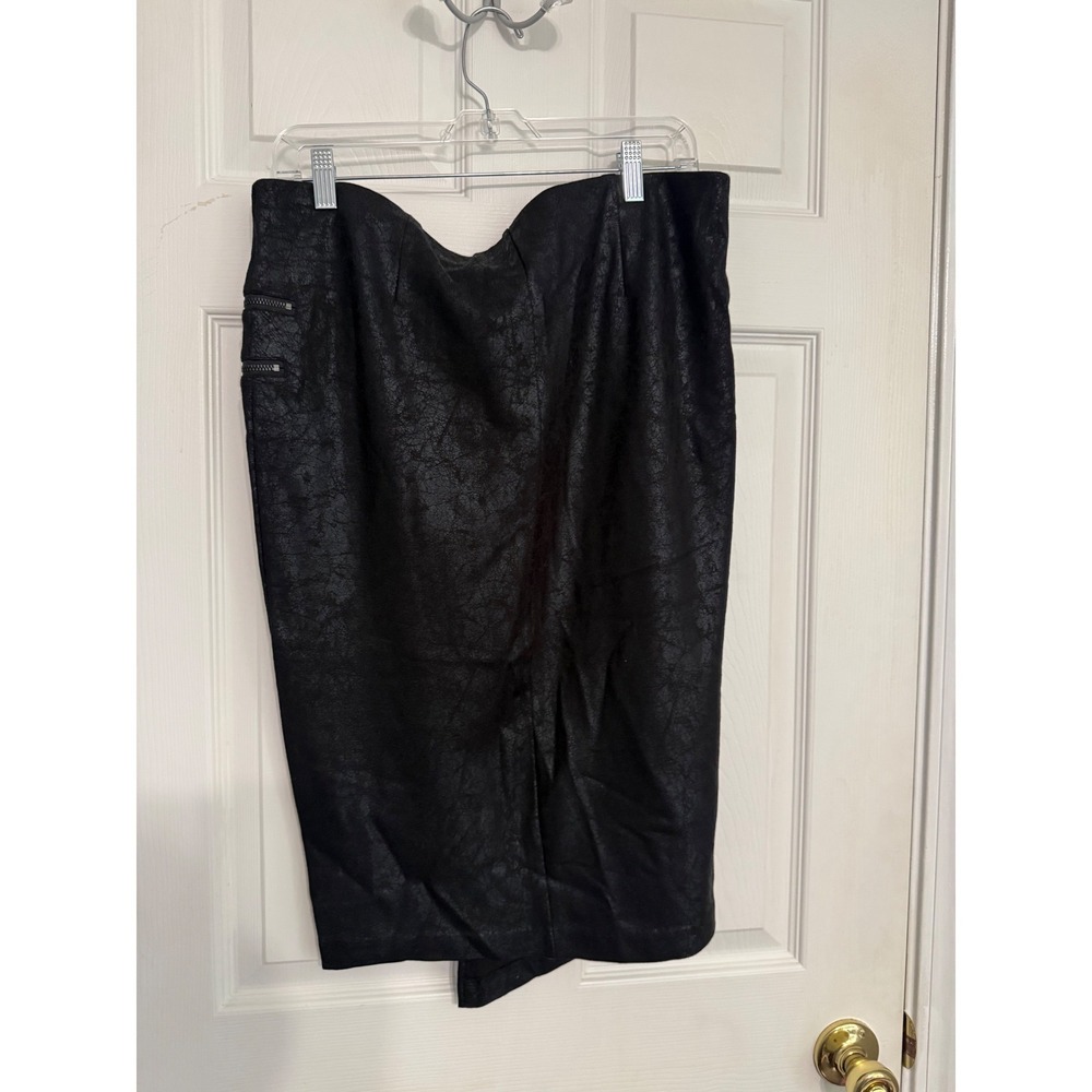 Torrid Womens Black Crackle Coated  Midi Pencil Skirt Size 1 Modern Chic